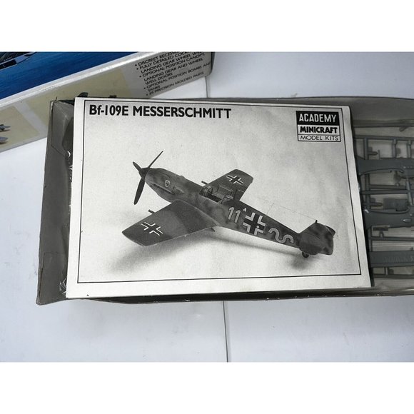 1/72 ACADEMY MINICRAFT MESSERSCHMITT Bf-109E MODEL KIT # 1668 - Picture 5 of 8